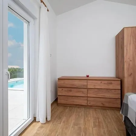 Seaside Serenity Ferienhaus Galižana
